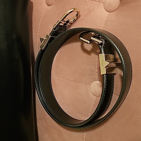 Authentic Givenchy Antigona Small in Smooth Black - Picture 13 of 16